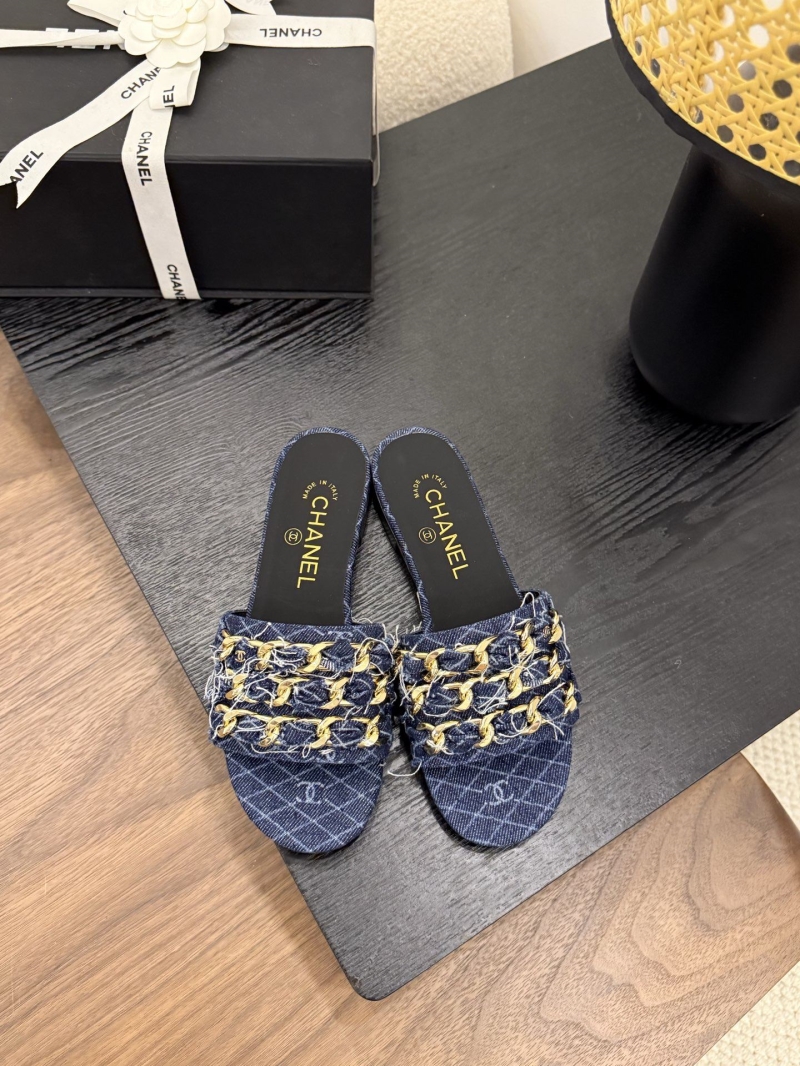 Ch**el slippers